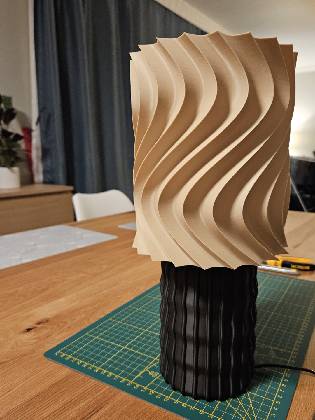 Skurrile Gedrehte Lampe (ohne Leuchtmittel)