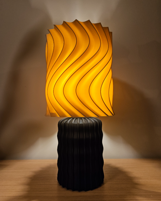 Skurrile Gedrehte Lampe (ohne Leuchtmittel)